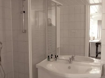 Ferienhaus & Ferienwohnung Insel Hiddensee Strand Neuendorf * Neuendorf (Hiddensee)